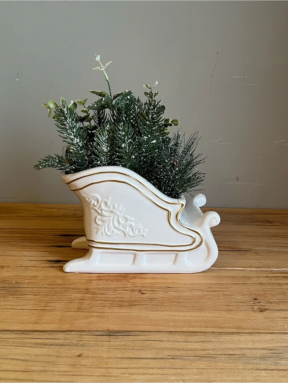 Ceramic Holiday Sleigh Tabletop Artificial Planter Centerpiece-NWT